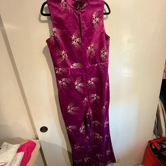 Nasty Gal Magenta Star Embroidered Sleeveless Jumpsuit NWT Size 10 - Picture 6 of 7